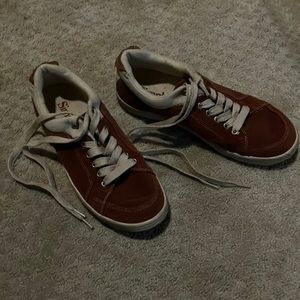 Simple size 10 red/ fire red